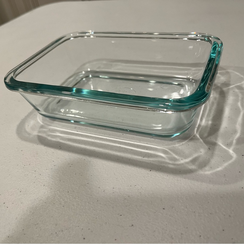 Pyrex baking dish - Picture 2 of 3